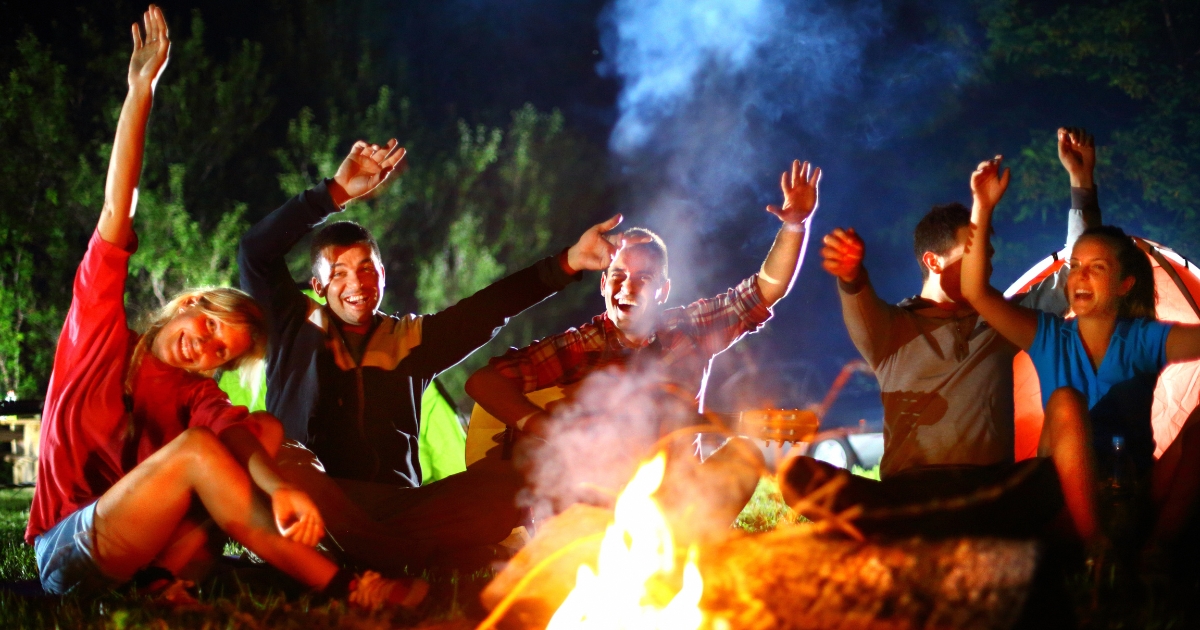 10 Campfire Games the Whole Family Can Enjoy